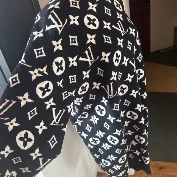 LOUIS VUITTON WOMEN'S SWEATER DRESS SIZE LARGE BRAND NEW WITH TAGS - Picture 2 of 10